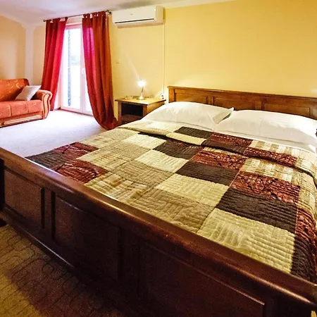 Grande Vista In With A Large Terrace Apartment