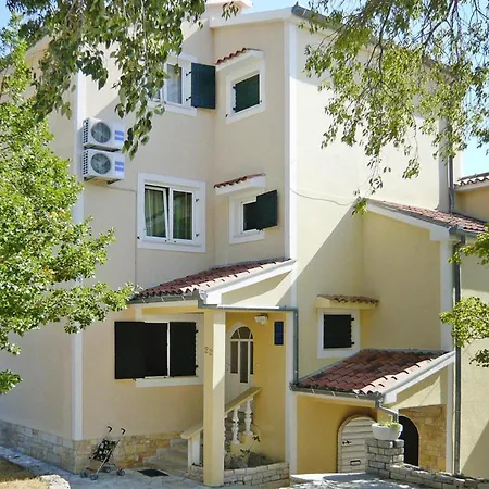 Grande Vista In With A Large Terrace Starigrad Paklenica