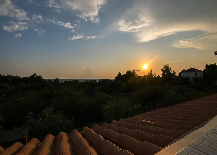 Grande Vista In With A Large Terrace
