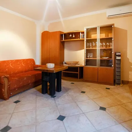 Grande Vista In With A Large Terrace Apartment *