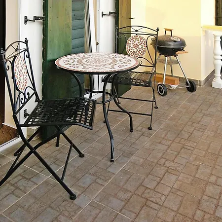 Grande Vista In With A Large Terrace *