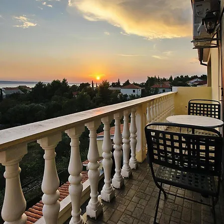 Grande Vista In With A Large Terrace Appartamento Starigrad Paklenica