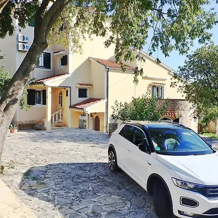Grande Vista In With A Large Terrace Appartamento Starigrad Paklenica